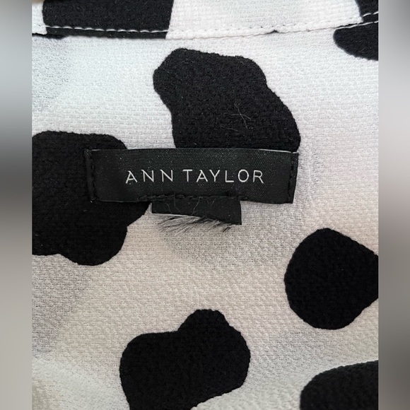 Ann Taylor Black & White tunic top, polyester NWOT - Picture 5 of 6